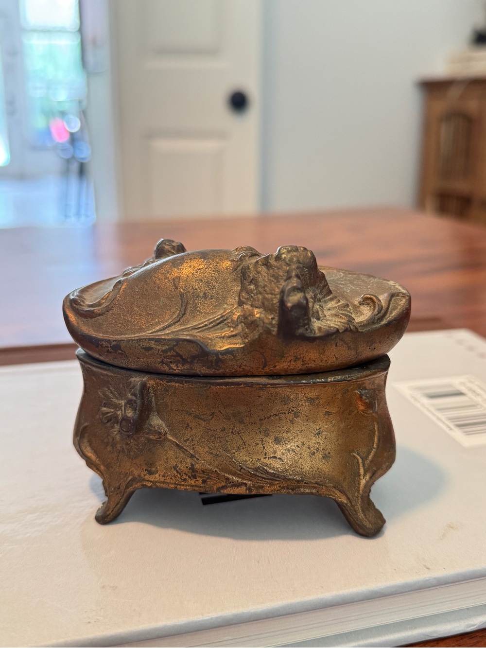 Vintage 1960S Metal Gilded Trinket Box antique jewelry casket
